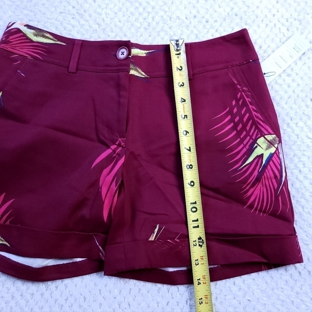 NWT Mid Rise Palm Leaf Hawaiian Chino Shorts SZ 4 Apt. 9 Torie - Picture 6 of 10